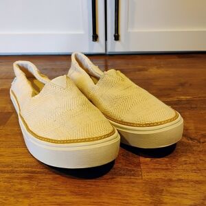 TOMS Slip-On Sneakers - Cream & White